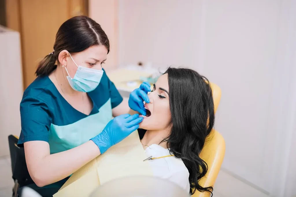 Singh Dental Clinic || D-94 Sector 26 Noida